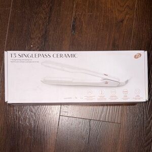 T3 SinglePass Ceramic Hair Tool Straightener 1” Iron - White